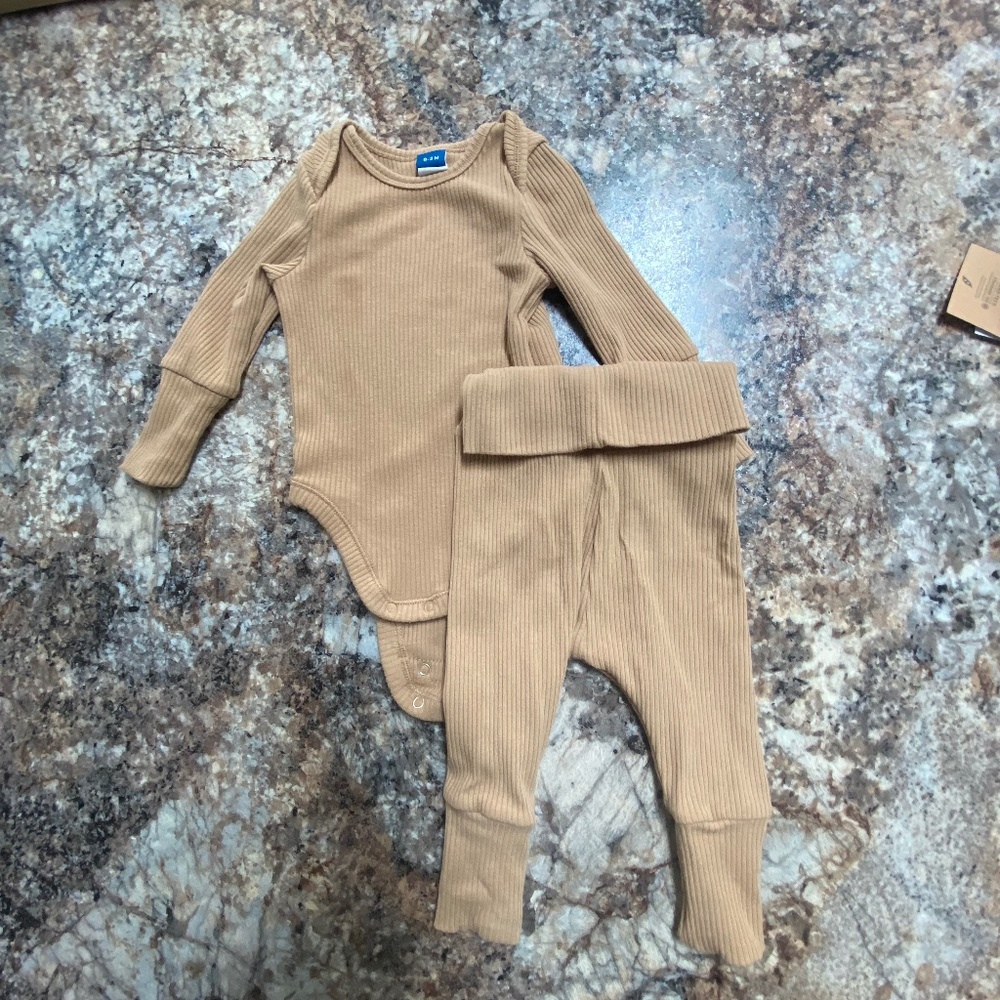 Old Navy 0-3 Month Ribbed Set